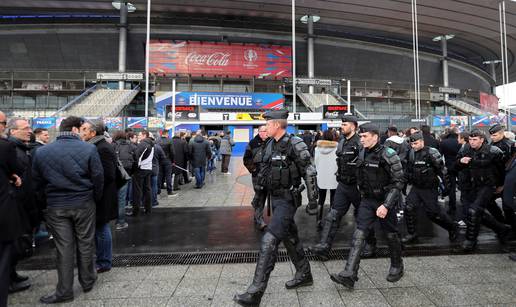 Policija prije utakmice pronašla sumnjive pakete na stadionu