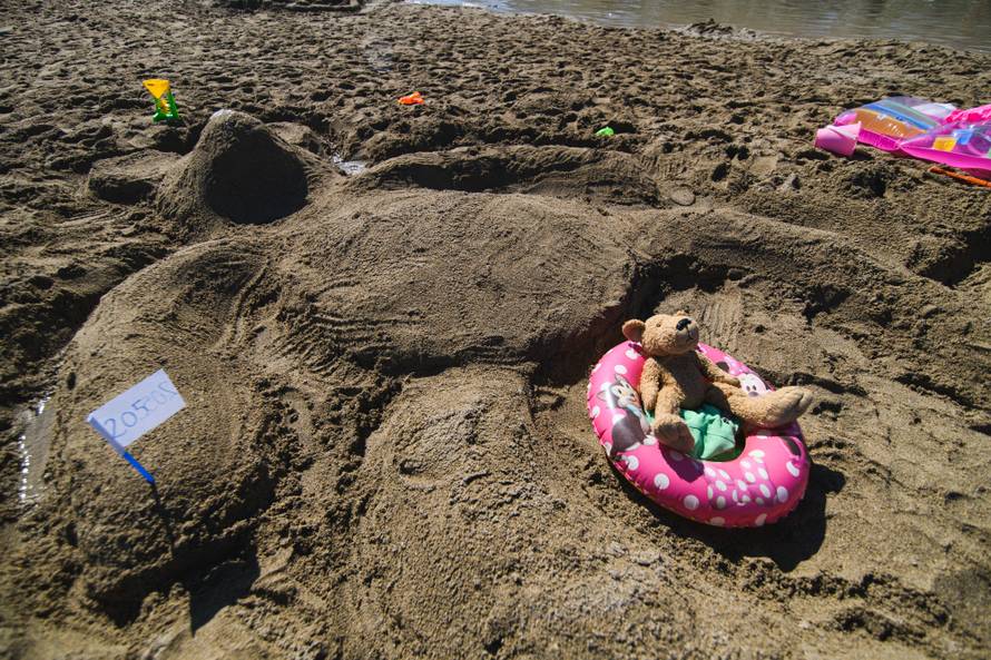 Prekrasne skulpture od pijeska uljepšale poznate plaže u Ninu