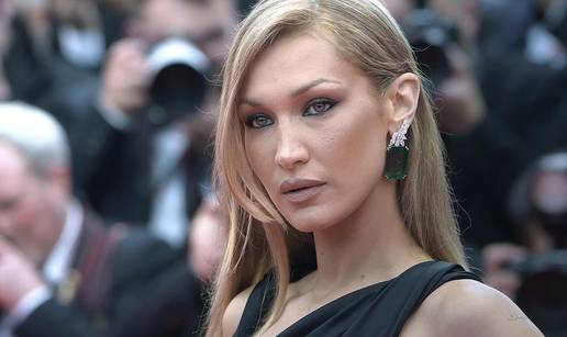 FOTO Pokazivala bradavice, bila bez gaćica: Bella Hadid morala se sada za Cannes 'upristojiti'