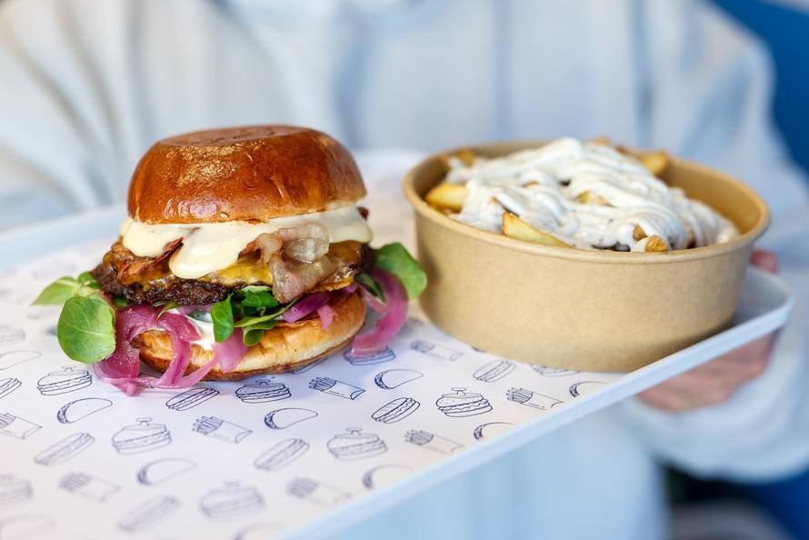 Zagreb: Burger bar Smash Up na Borongaju