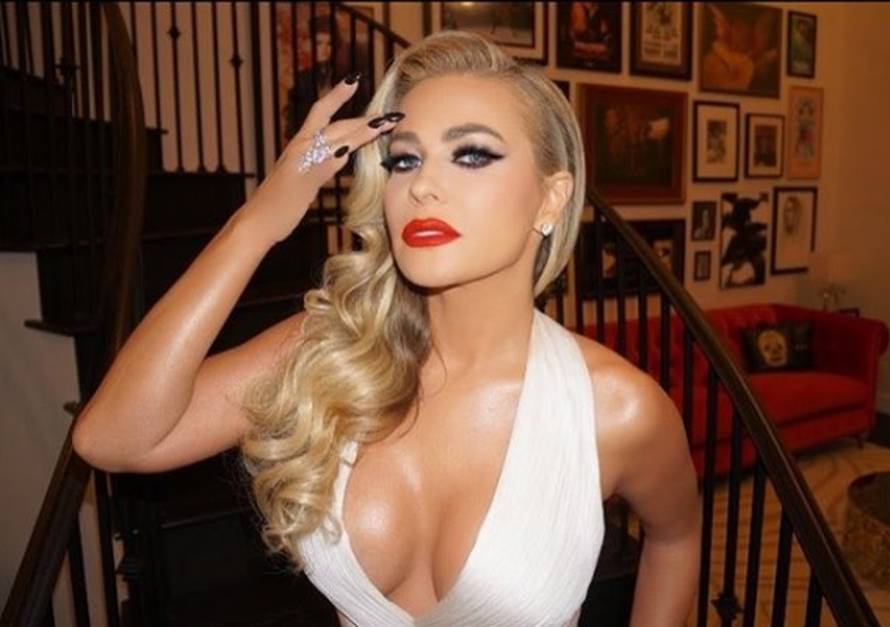 Carmen Electra slavi rođendan: Rodman je želi opet zaprositi