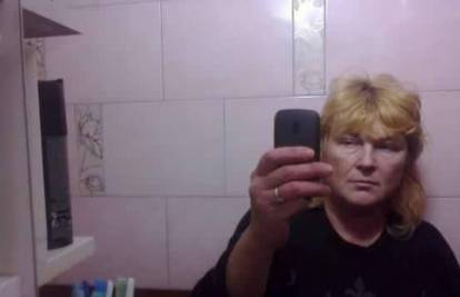 I ona je u trendu: BB Zorica je pozirala za selfie u kupaonici