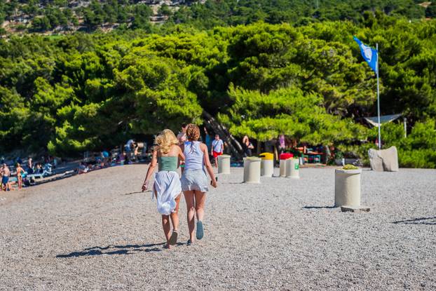 Olujna bura i jutro na plaži Zlatni rat