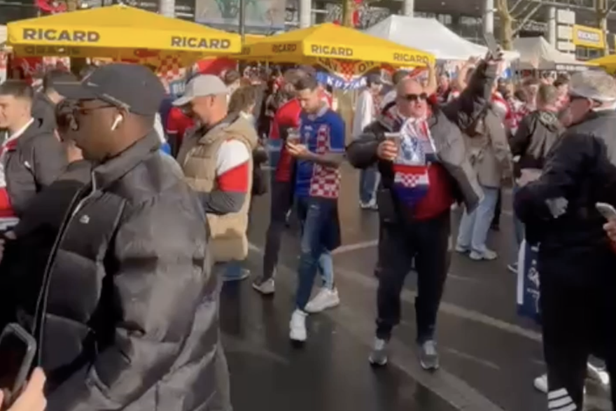Okupljanje navijača u Parizu prije utakmice Hrvatska - Francuska