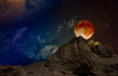 Večeras je 'krvava pomrčina' . Evo kada će se najbolje vidjeti i gdje je možete promatrati