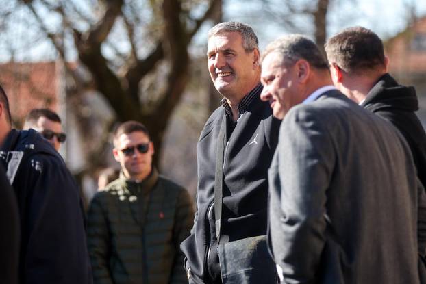 Zagreb: Posljednji ispraćaj legendarnog trenera Srećka Medvedeca na Mirogoju