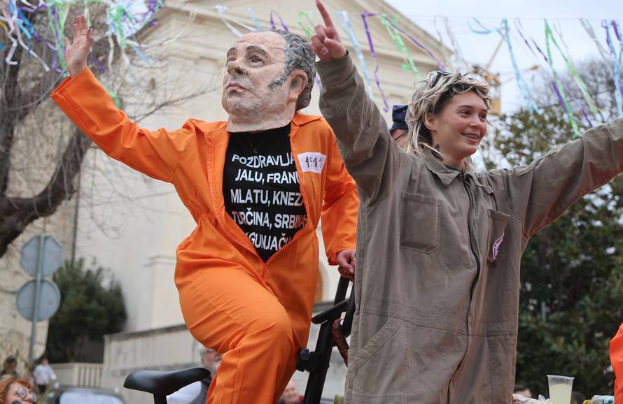 Kaštel Kambelovac: Održan Kambelovski krnjeval i zapaljen krnje “ Yugo”