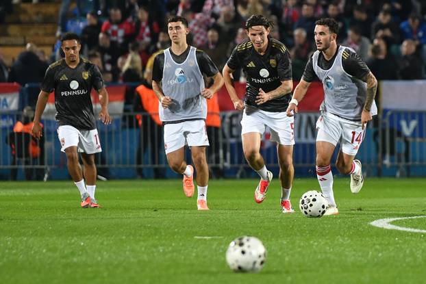 Zagrijavanje nogometaša uoči početka utakmice Hrvatske i Gibraltara u kvalifikacijama za FIFA Svjetsko prvenstvo