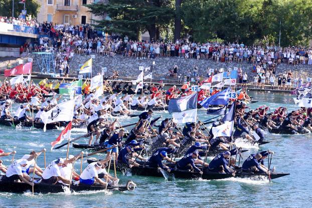 
27. Maraton lađa u Metkoviću