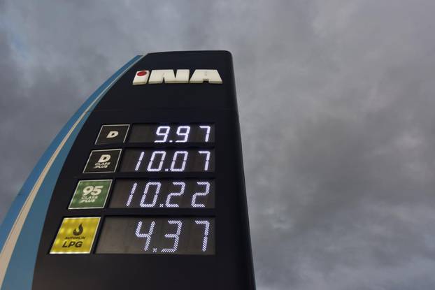 Od ponoÄi skuplje cijene eurodizela i eurosupera na svim benzinskim postajama