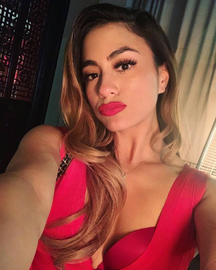 Pjevačica (27) iskreno: 'Još sam nevina, čuvam se za brak, ali mnogi me zbog toga ismijavaju'