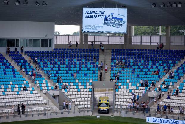 Osijek: Navijači uživali na otvorenom danu tribina novog stadiona