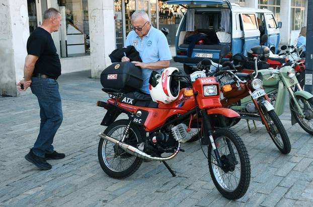 Sisak: Oldtimer klub Sisak organizirao 7. Tomos susret
