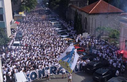 Split: Povorka Torcide prema Poljudu 