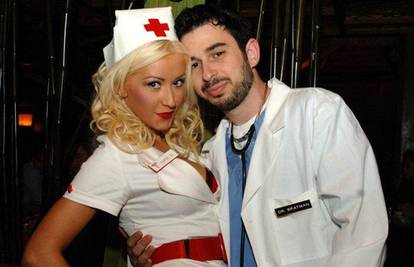 Christina Aguilera ne može se riješiti masne prehrane