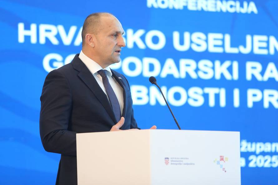 Osijek: Konferencija "Hrvatsko useljeništvo i gospodarski razvoj posebnosti i prilike"