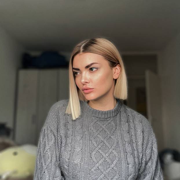 FOTO Ljeto nam se vratilo: Ella Dvornik skinula se do kraja...