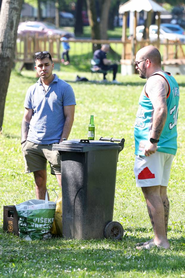 Zagreb: Građani i na Bundeku uz roštilj slave praznik rada 