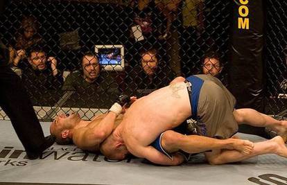 UFC: Dvojica boraca nokautirali jedan drugoga