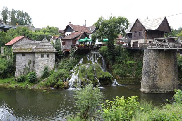 Slunj: Turistička ponuda i atrakcije grada Slunja i Rastoka