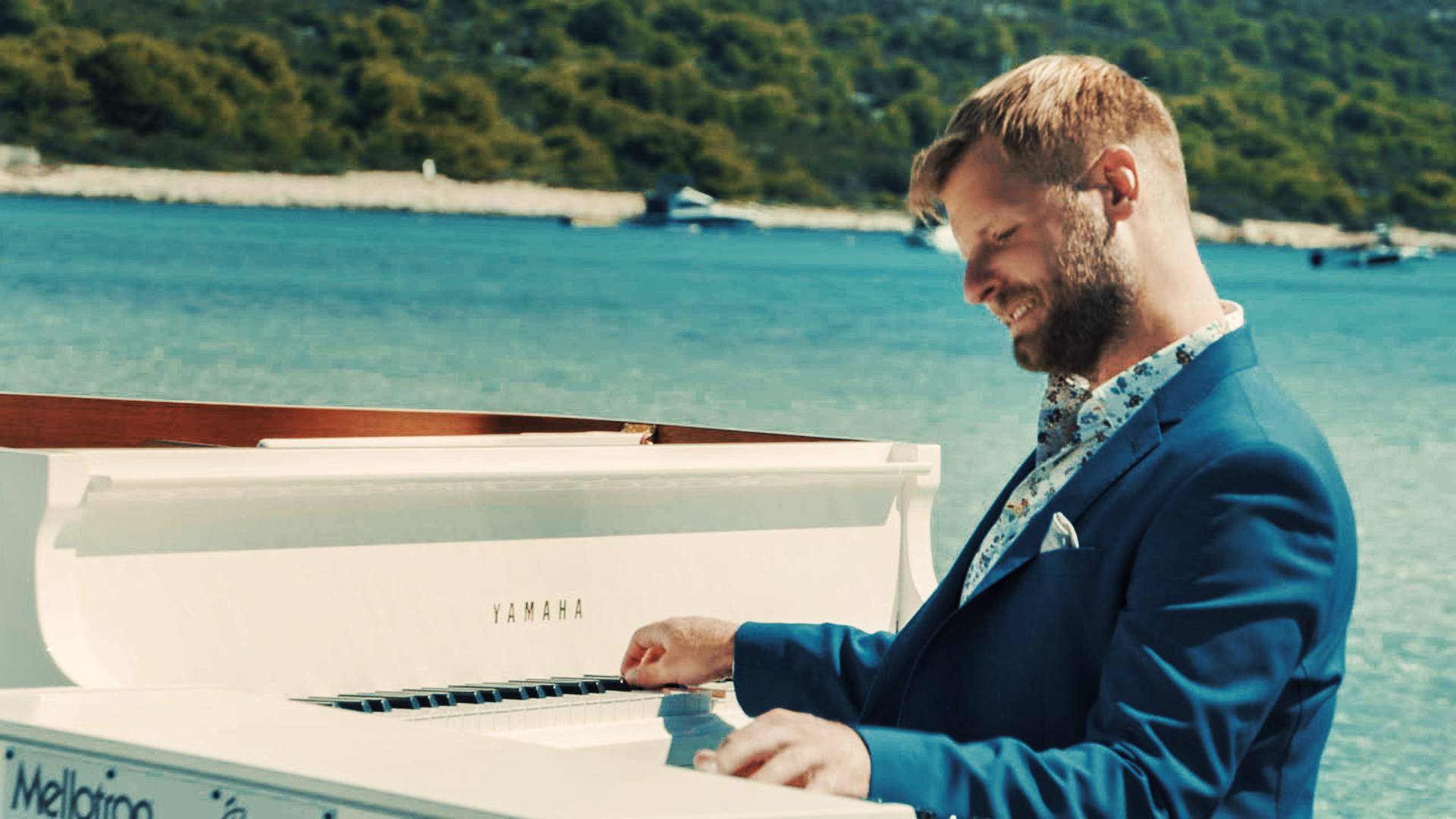 Pijanist uplovio s klavirom u more: 'Za sve velike stvari  u životu moraš pomalo biti i lud'