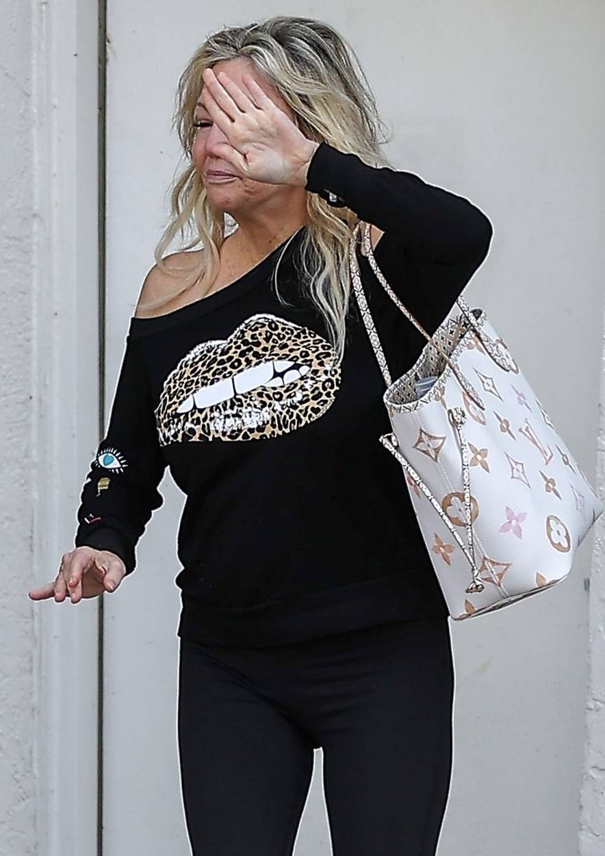 *PREMIUM-EXCLUSIVE* Heather Locklear looks VERY puffy as she is spotted around Calabasas amid news actress is seeking help from a psychiatrist after 'sobriety setback'.