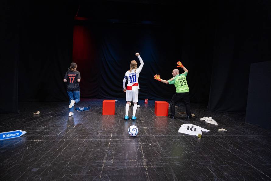 Ekipa predstave o Luki Modriću: U Obrovcu je bilo baš emotivno, svi su plakali na scenu s djedom