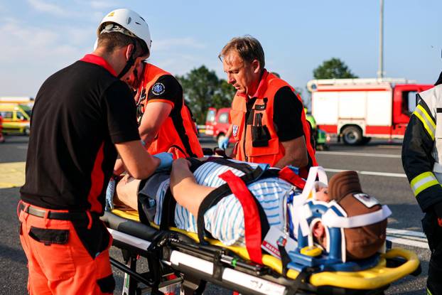 Zagreb: U blizini naplatne postaje Sveta Helena održana je vježba "Sigurnost 25"