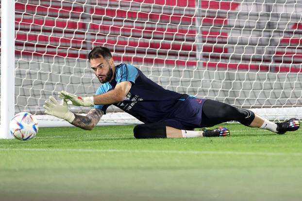 KATAR 2022: Trening hrvatske nogometne reprezentacije na trening kampu Al Ersal 3 u Dohi 