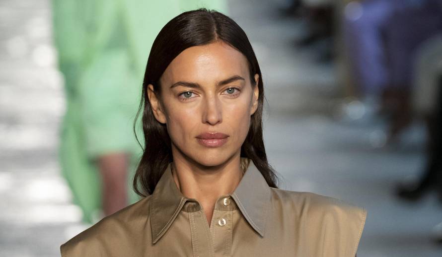 Irina Shayk at BOSS Spring/Summer 2021 Runway during Milan Fashion Week September 2020 - Milan, Italy 25/09/2020