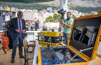 U Dubrovniku predstavili prvog autonomnog robota u svijetu za prikupljanje otpada iz mora