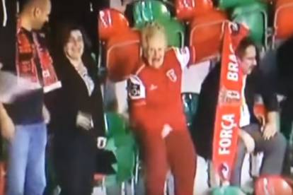 Vulgarna bakica slavila Bragin gol primajući se za međunožje