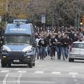 VIDEO 'Gerilski rat' u Napulju! Na ulicama neviđeni kaos uoči utakmice Napolija i Eintrachta