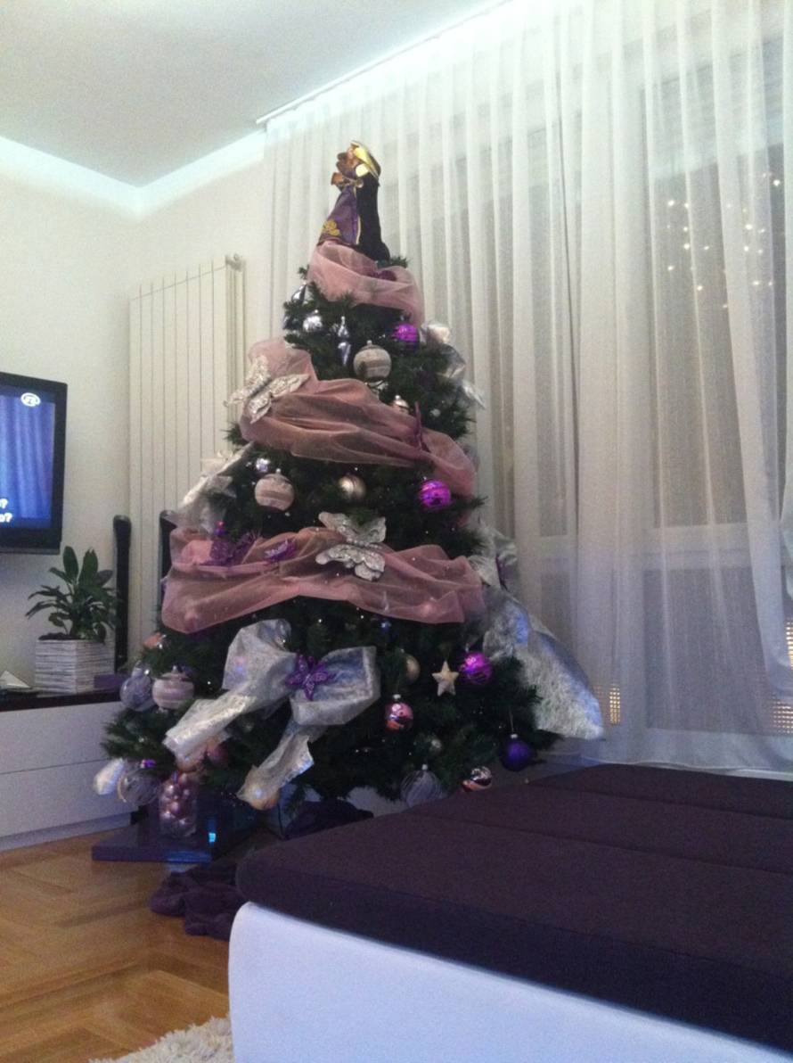 Šaljite fotografije božićnih jelki i osvojite vrijednu nagradu...