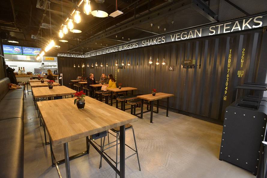 Poznati slovenski burger bar Lars&Sven otvorio se i kod nas