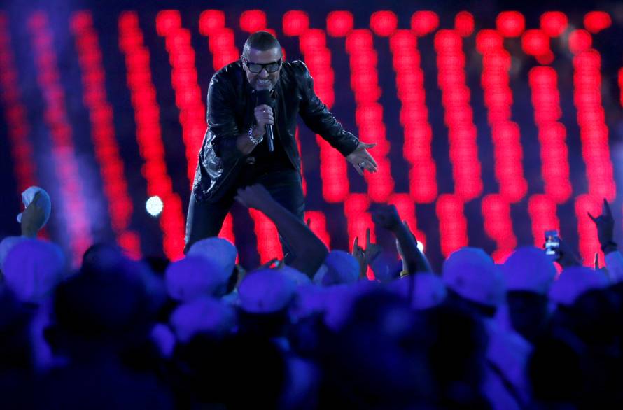 FILE PHOTO: Singer George Michael performs during the closing ceremony of the London 2012 Olympic Games at the Olympic Stadium