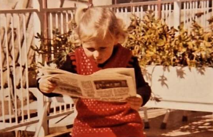 Znaš li tko sam? Kao djevojčica prodavala je školjke turistima, a danas je omiljeno TV lice...