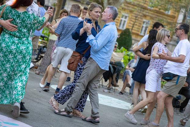 Zagreb: Tango na zrinjevackom plesnjaku