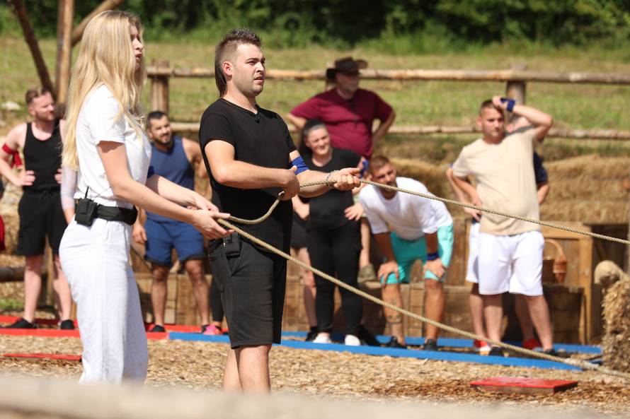 Počela je 'Farma'! Vođa izabrao sluge, a šok već na kraju dana: 'Moram birati, a nikog ne znam'
