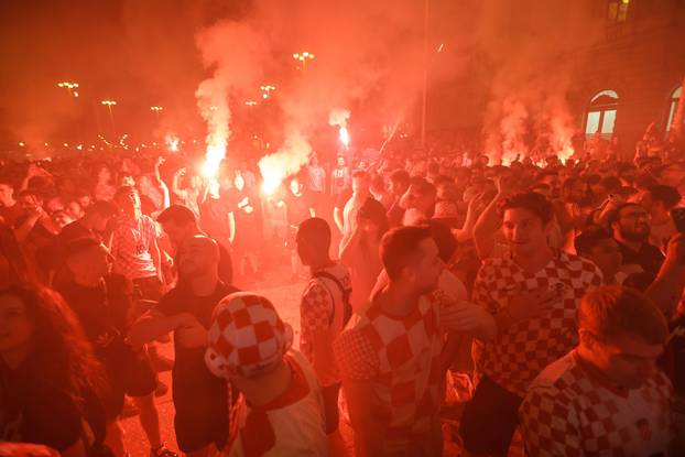 Zagreb: Slavlje na trgu nakon gola Hrvatske 