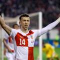 Doznajemo: Evo za&scaron;to je Ivan Peri&scaron;i&cacute; protiv Francuske igrao s banda&zcaron;om na lijevoj ruci...