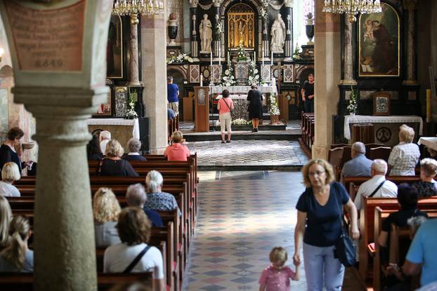 Brojni vjernici u Remetama tradicionalno obilje&zcaron;avaju blagdan Velike Gospe