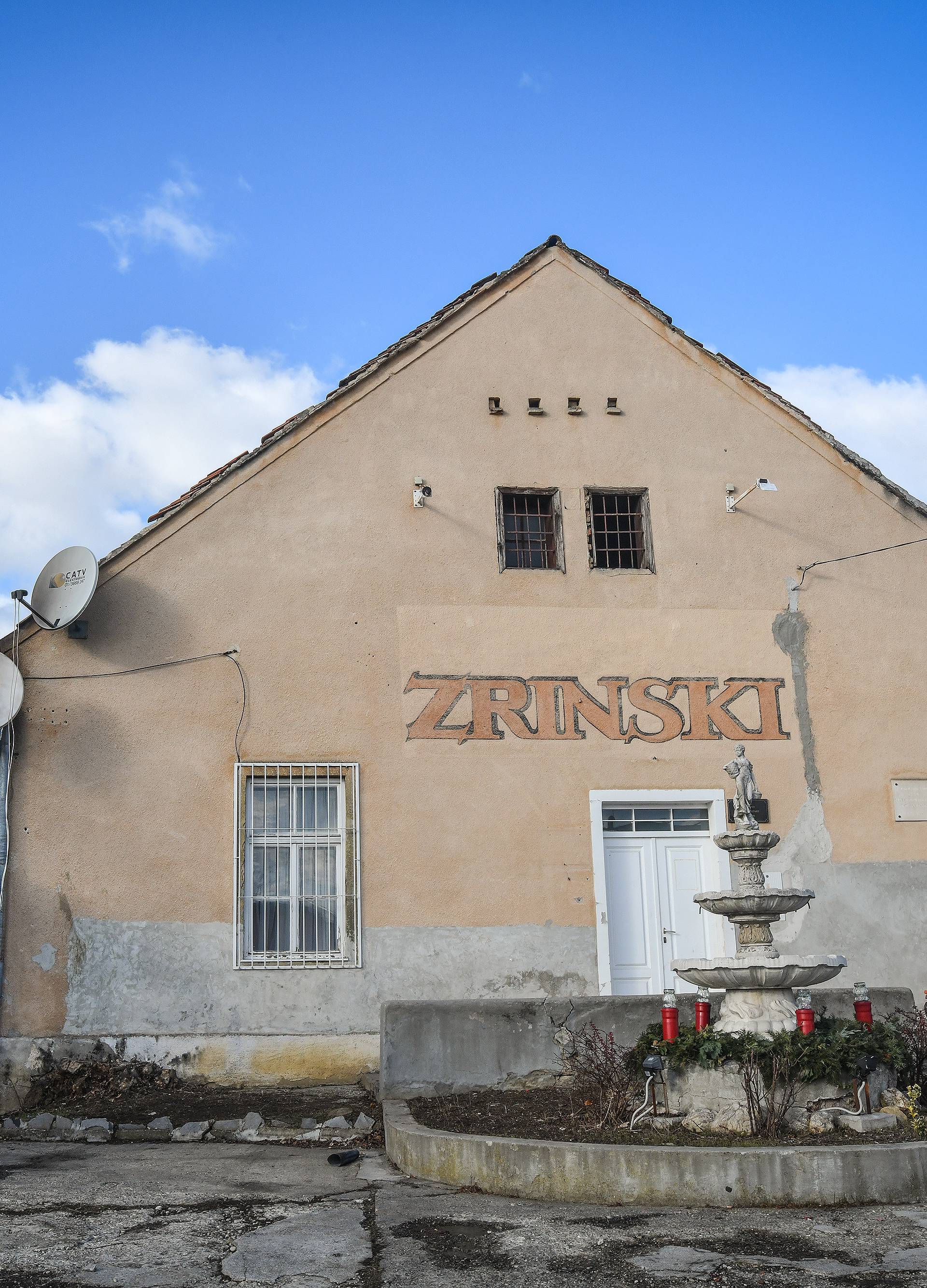 Zagreb: U poÅ¾aru u ugostiteljskom objektu Zrinski izgorila terasa i kroviÅ¡te