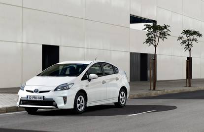 Toyota želi hibridne baterije nazad kako bi ih reciklirali