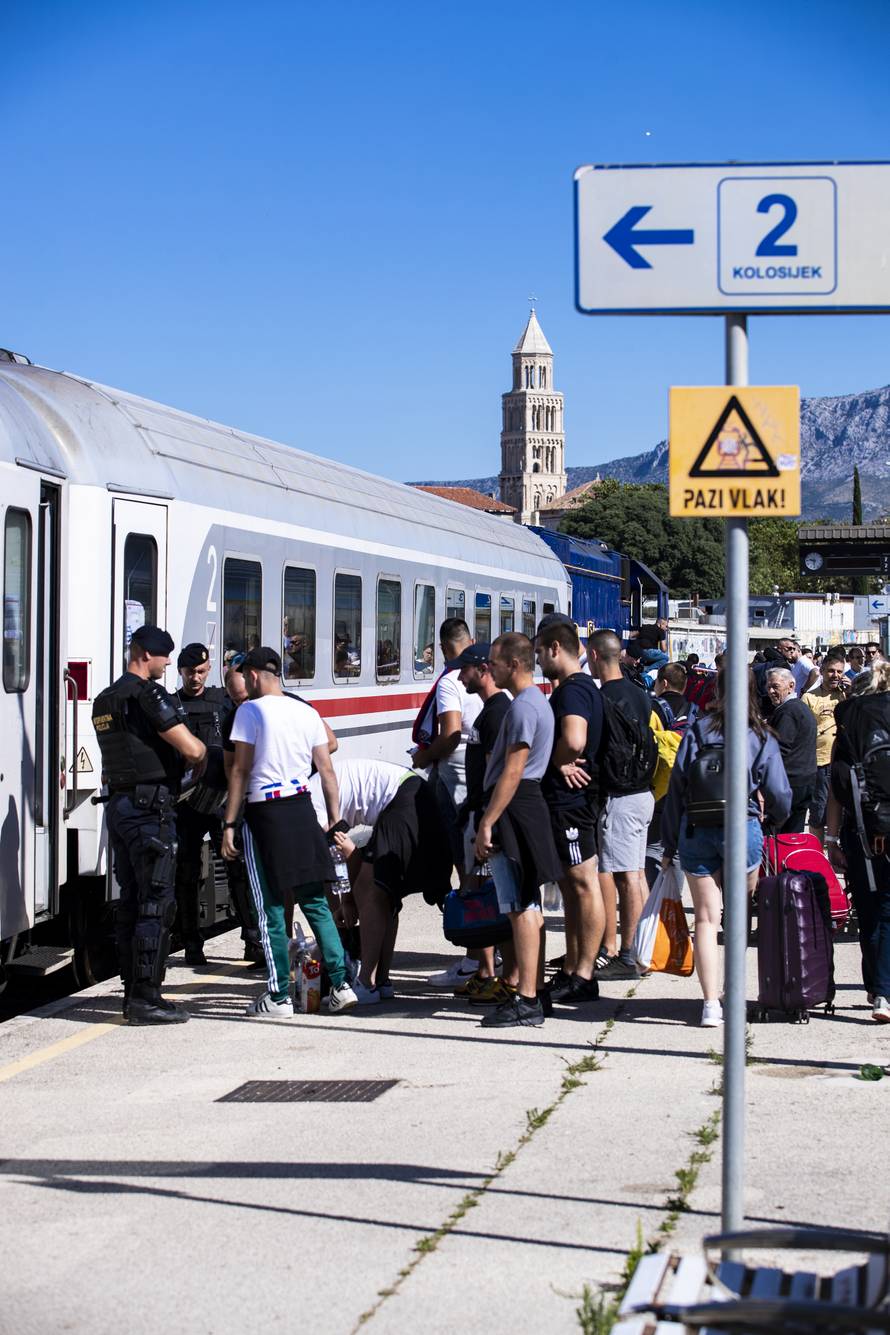 Split: Navijači Hajduka Bilim vlakom kreću prema Zagrebu na utakmicu Superkupa