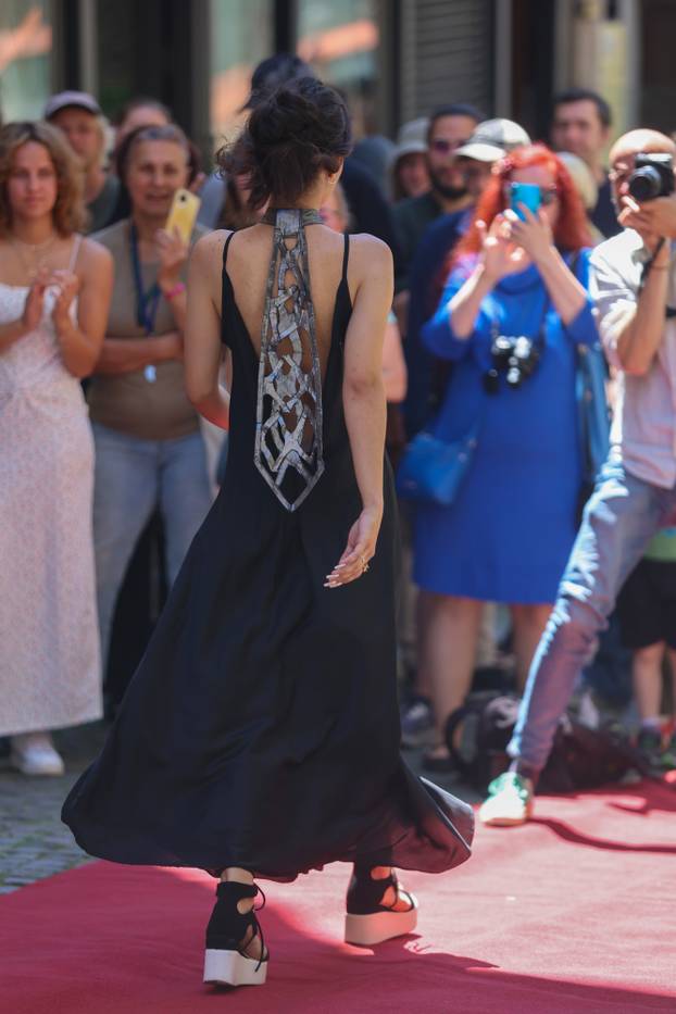 Zagreb: Modna revija povodom 400 godina nastanka kravate