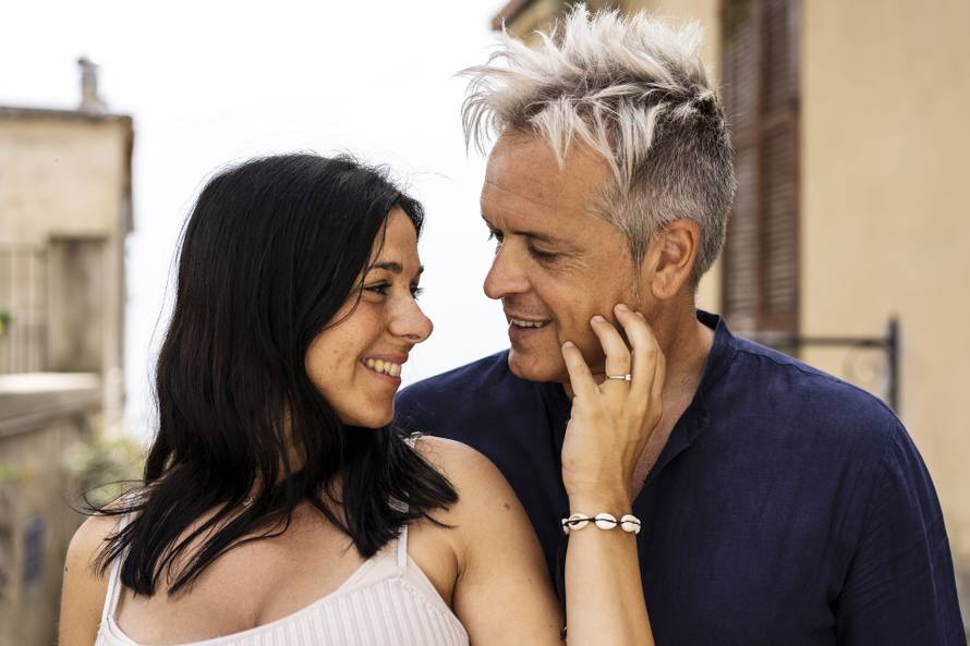 Može li se imati zdravu vezu i s velikom razlikom u godinama? Naravno da može! Evo i kako