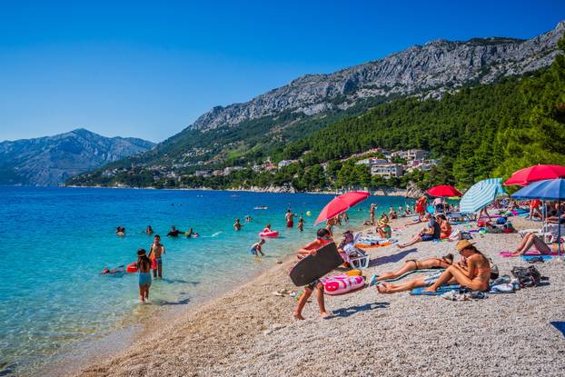 Kamen Brela i plaža Punta Rata  