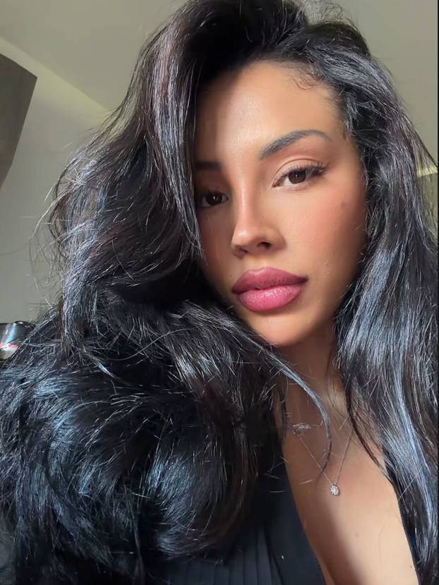 FOTO Seksi kuharica koja je zaludjela milijune: Nataly kuha u izazovnim izdanjima