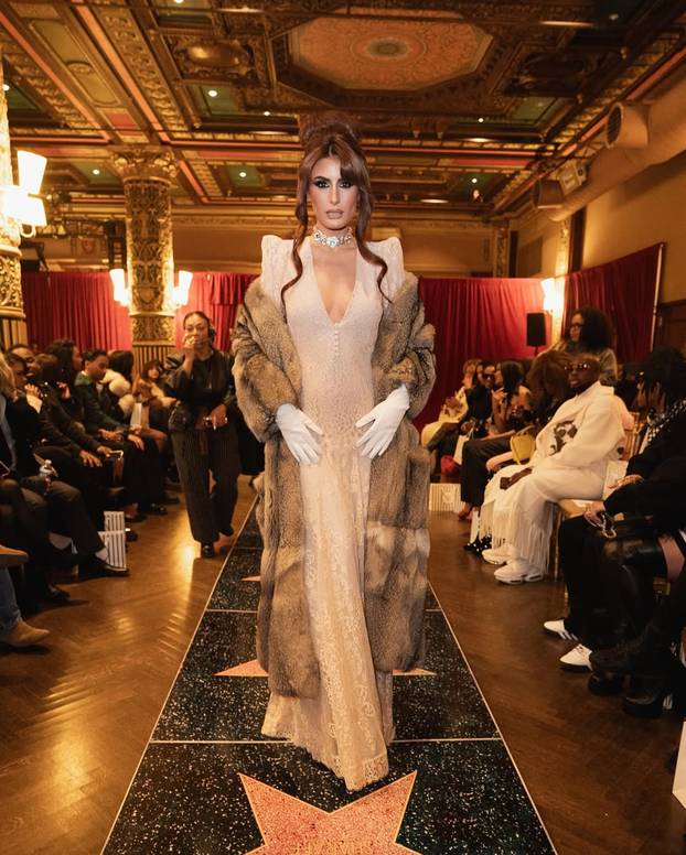 FOTO Didi J tvrdi da je svjetska zvijezda. Evo kako se mijenjala